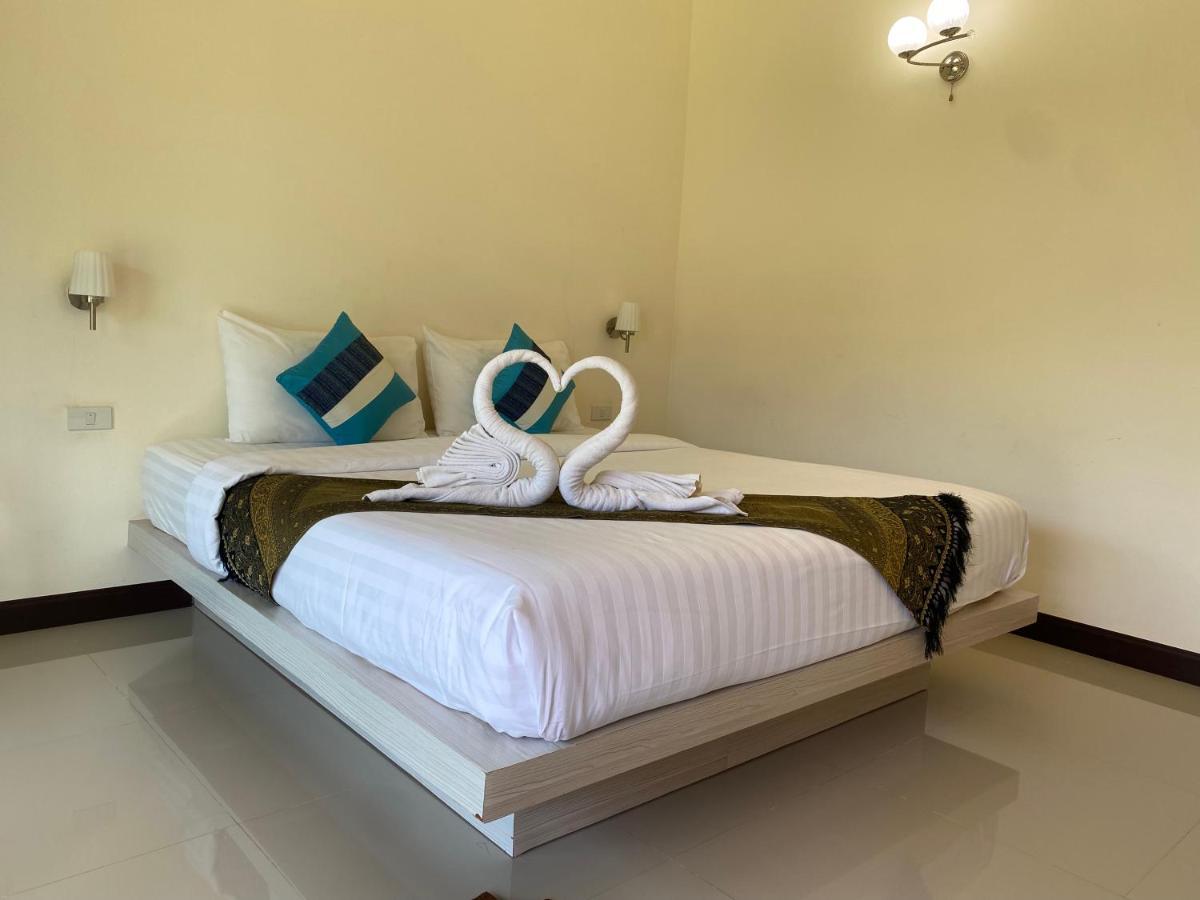 Hotel Malee Sirin Old Town Ko Lanta Esterno foto