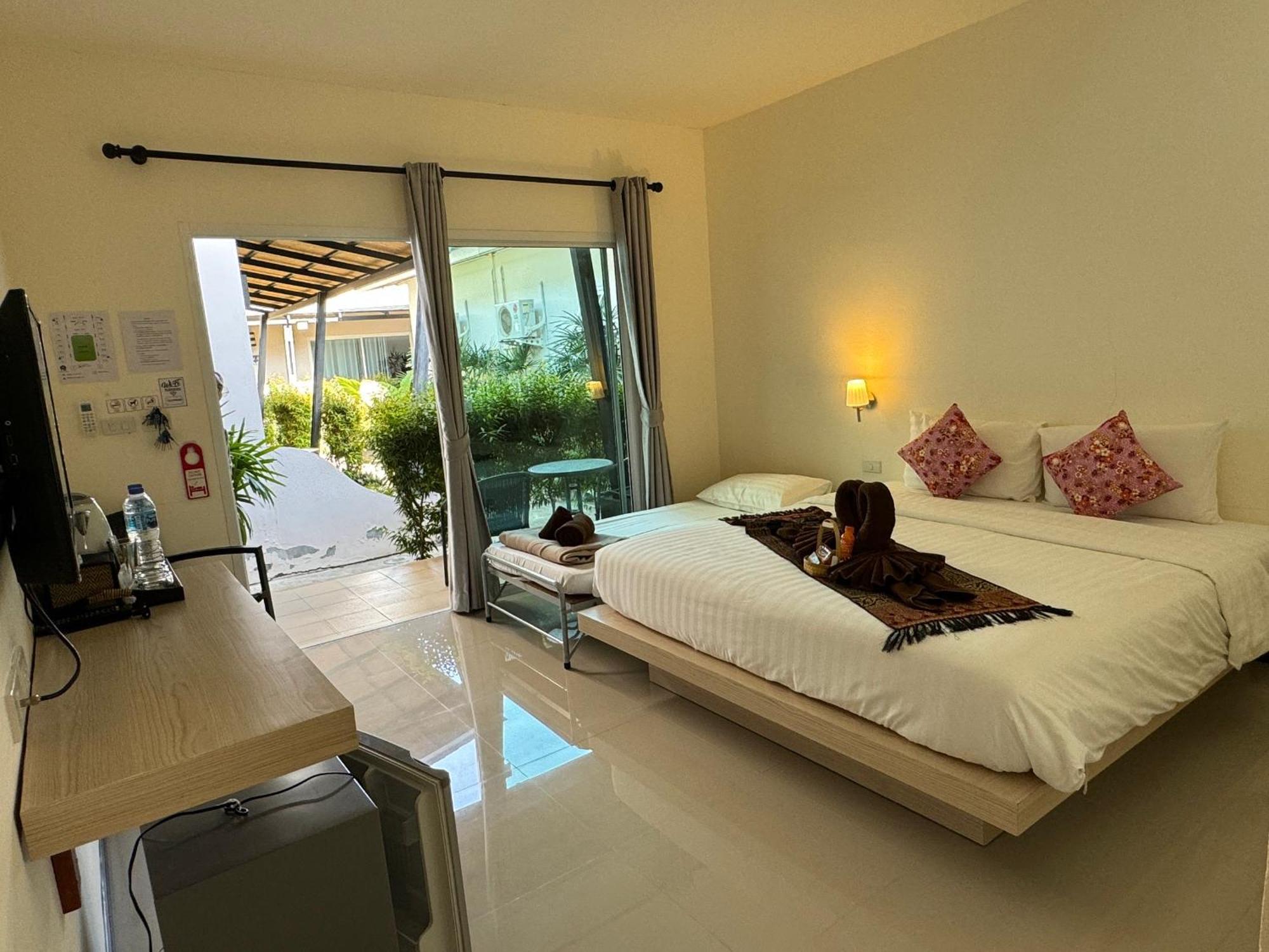 Hotel Malee Sirin Old Town Ko Lanta Esterno foto