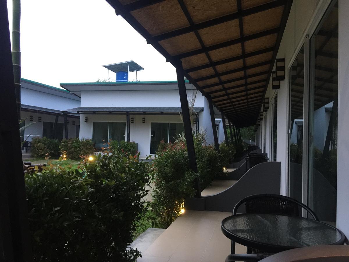 Hotel Malee Sirin Old Town Ko Lanta Esterno foto