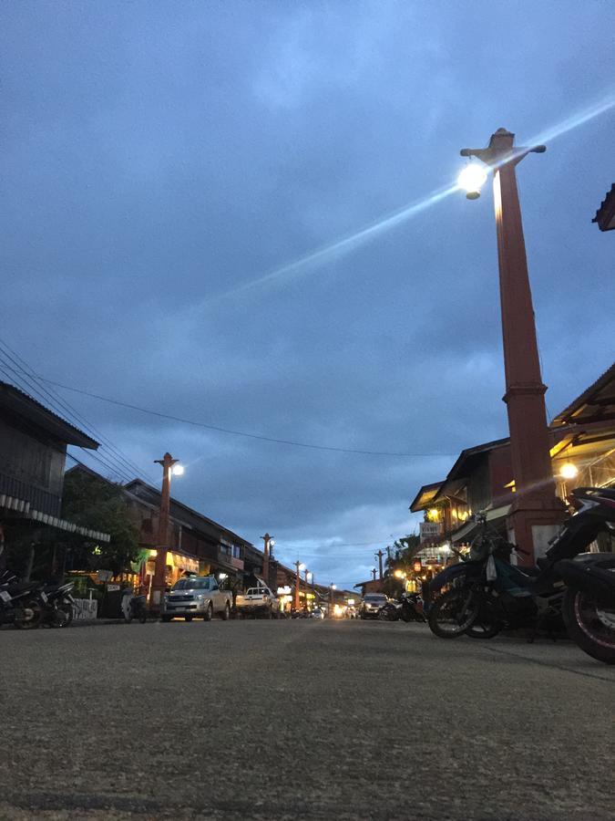 Hotel Malee Sirin Old Town Ko Lanta Esterno foto